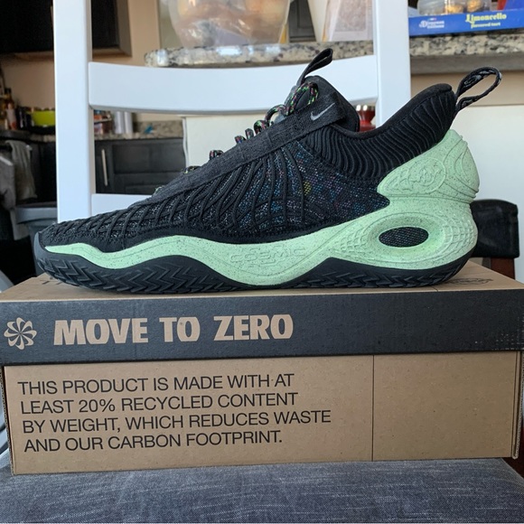 NIKE COSMIC UNITY 1.0 MENS BASKETBALL SHOE SIZE 10 - Picture 4 of 8